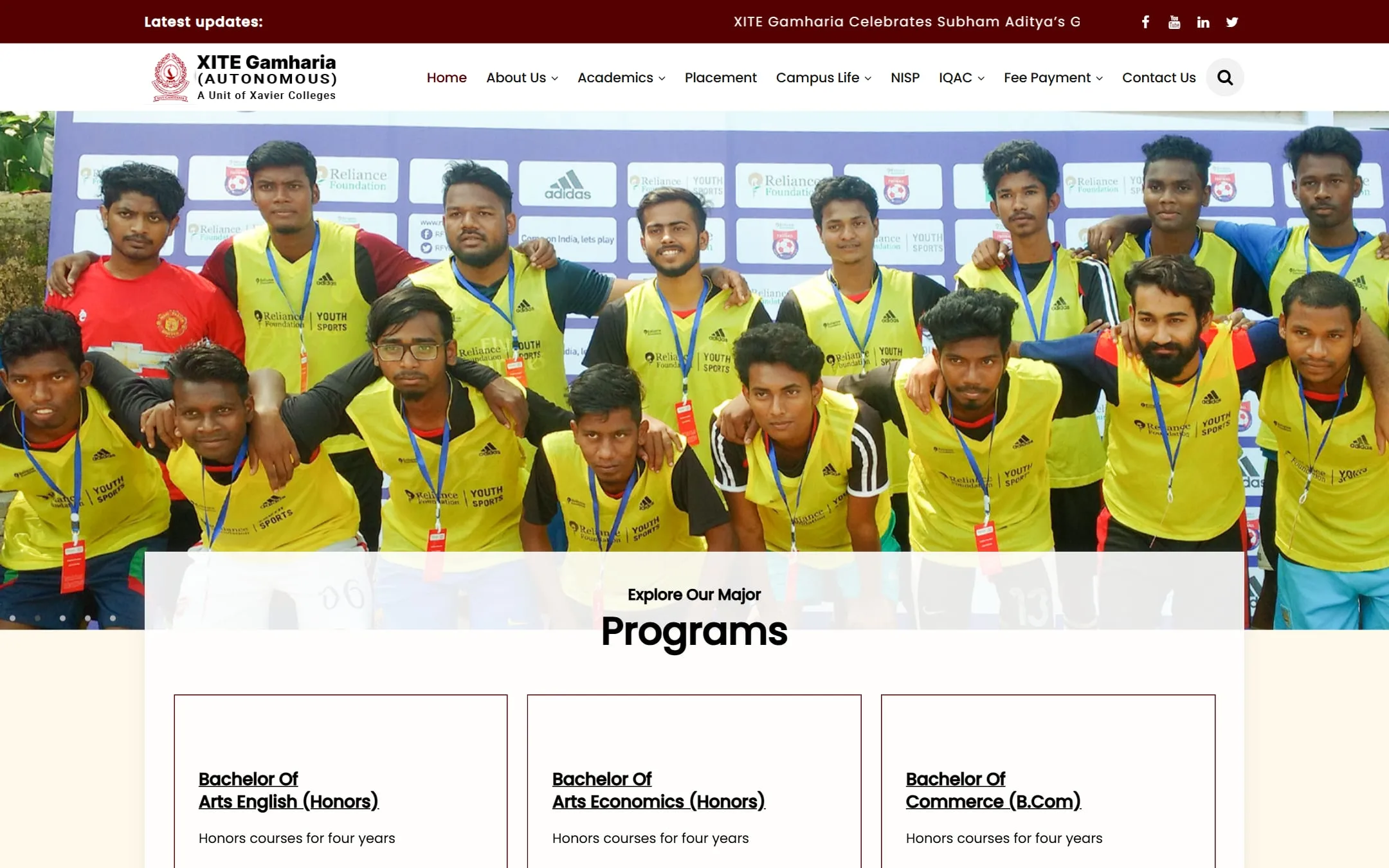 Homepage of xite.ac.in with a group photograph of students